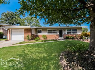1405 Hialeah Pl, Florissant, MO 63033