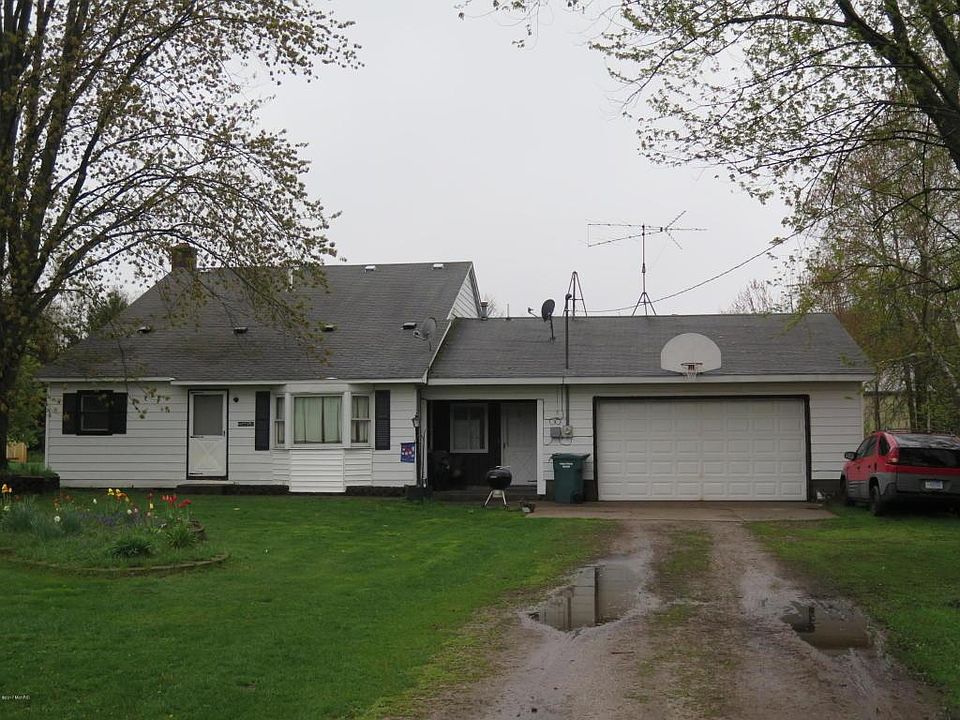 1st image of 16745 136th Ave