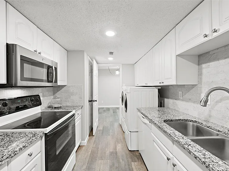 14256 Misty Meadow Ln — Photo 11