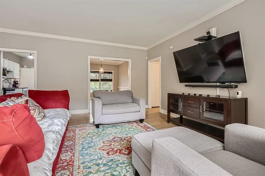 2 bed, 2.0 bath, 1667 sqft, $2,900 — Photo 4