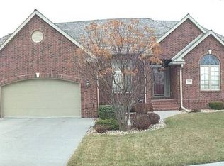 1510 Maplewood Dr, Fremont, NE 68025