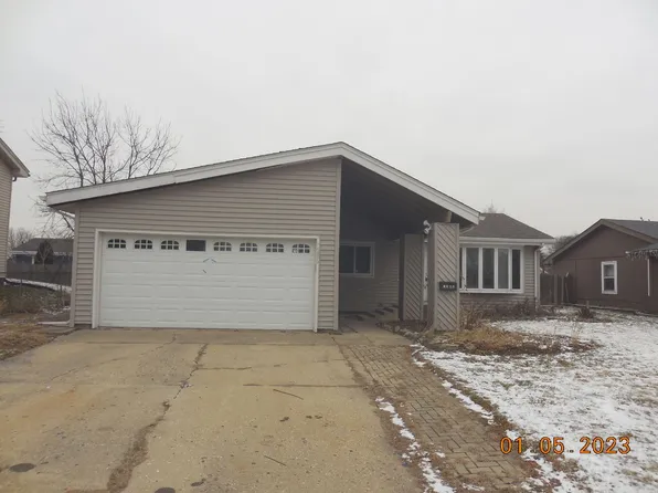 1286 Appletree Ln, Aurora, IL 60506
