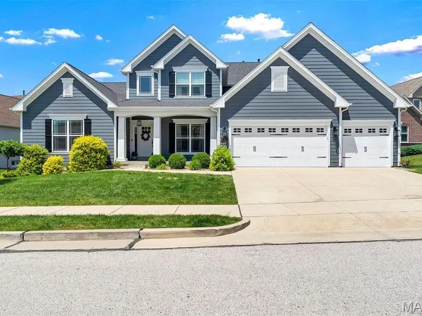 2421 August Grove Ct, Ballwin, MO 63011