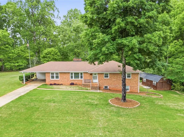 114 Pemberton Dr, Greenville, SC 29611