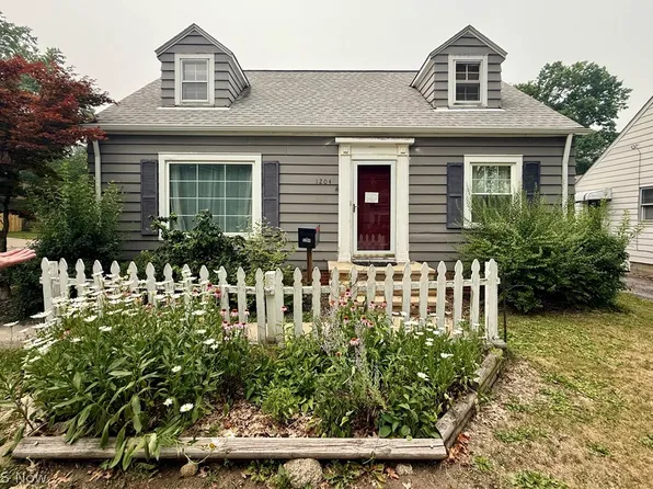 1204 Homestead Rd, South Euclid, OH 44121