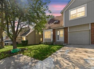 10814 Haskins St, Lenexa, KS 66210