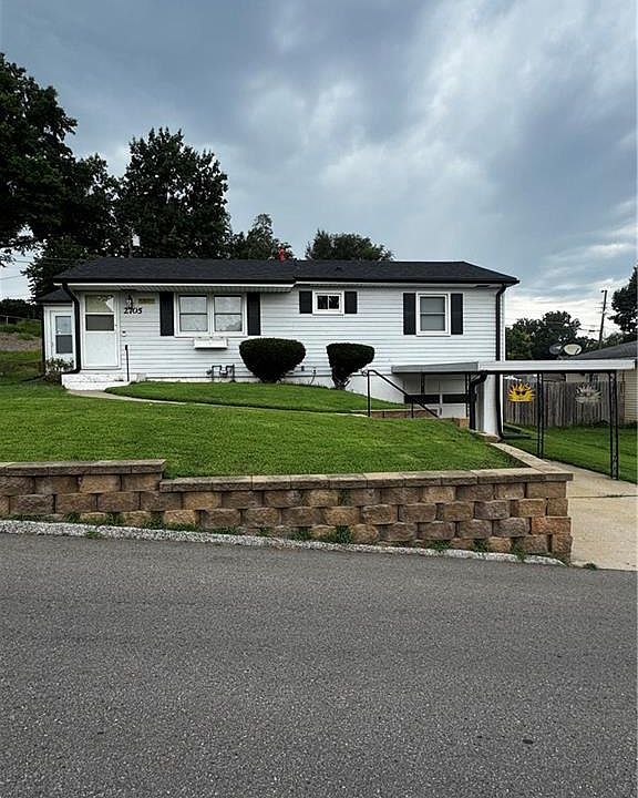 2nd image of 2705 Cedar St
