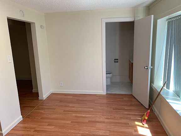 2nd image of 250 E Market St