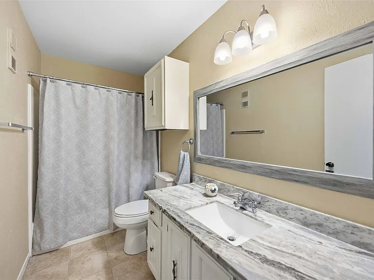 10336 Briar Forest Dr — Photo 16