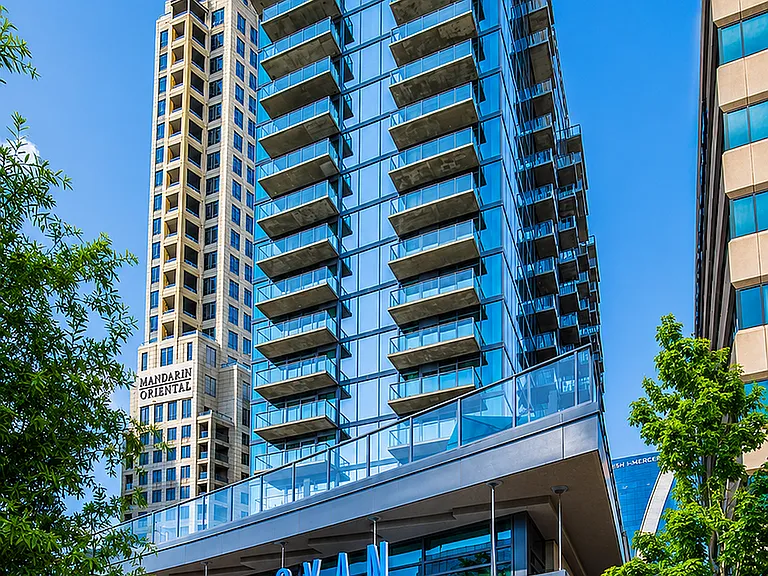 Cyan On Peachtree — Photo 2