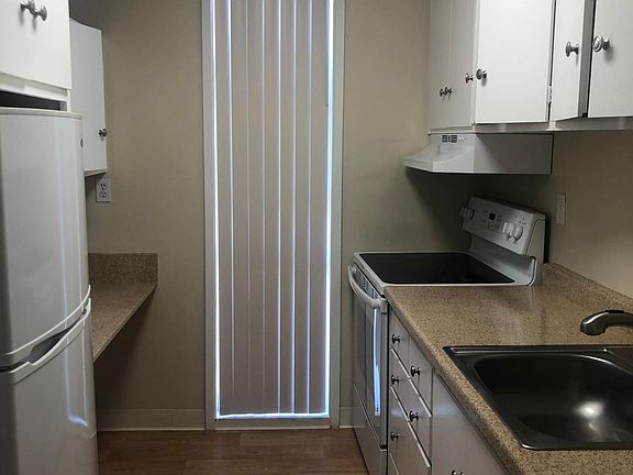 3rd image of 743 El Camino Real APT 33