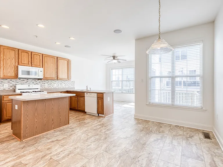 4322 Vintage Ivy Ln — Photo 13