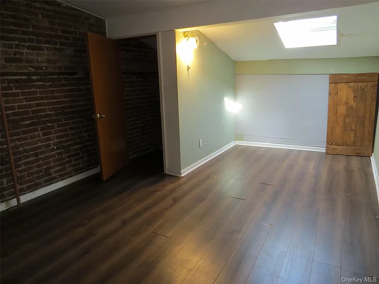 2 E Main St #5 — Photo 8
