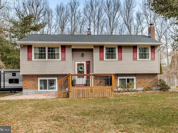 24 Virginia Trl, Medford, NJ 08055