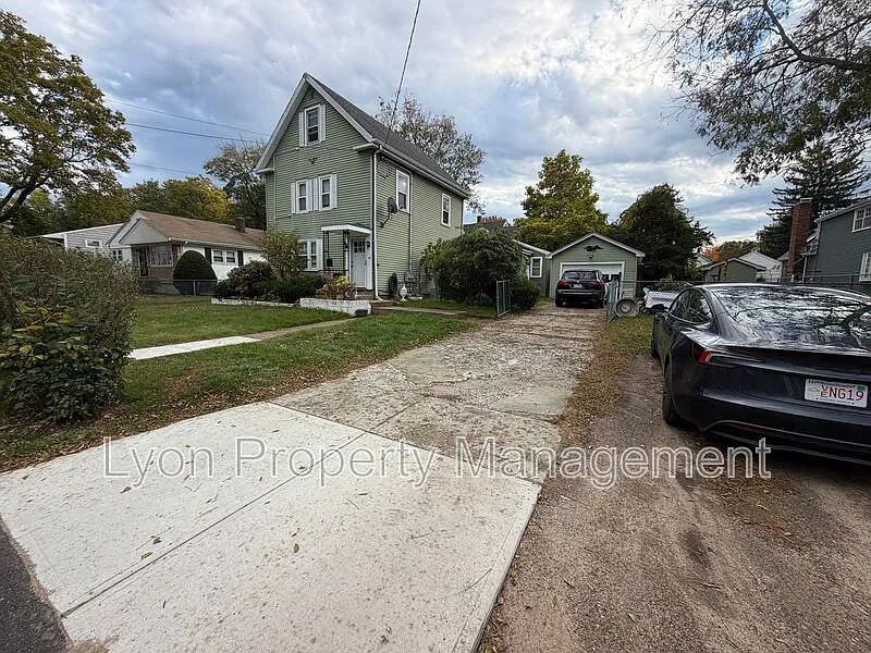 1 bed, 1.0 bath, 800 sqft, $1,800 — Photo 3