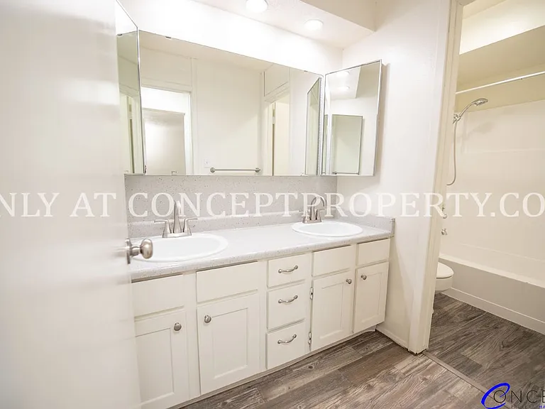 Foothill Terrace — Photo 50