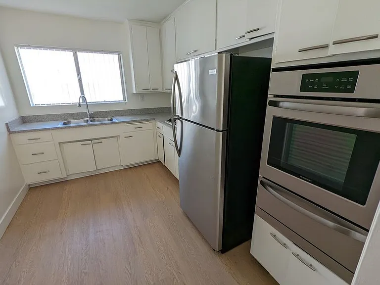 1824 Manning Ave #10 — Photo 6