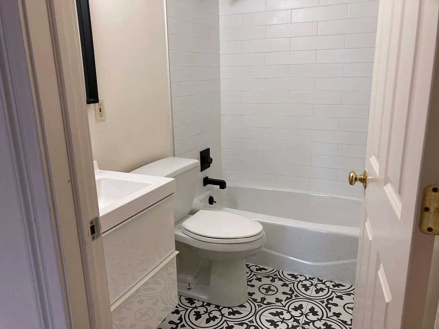 322 Mill St — Photo 4