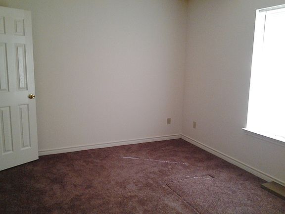 4th image of 490 Kirkland Ln