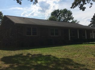 114 Greenbriar Rd, Greenwood, SC 29649