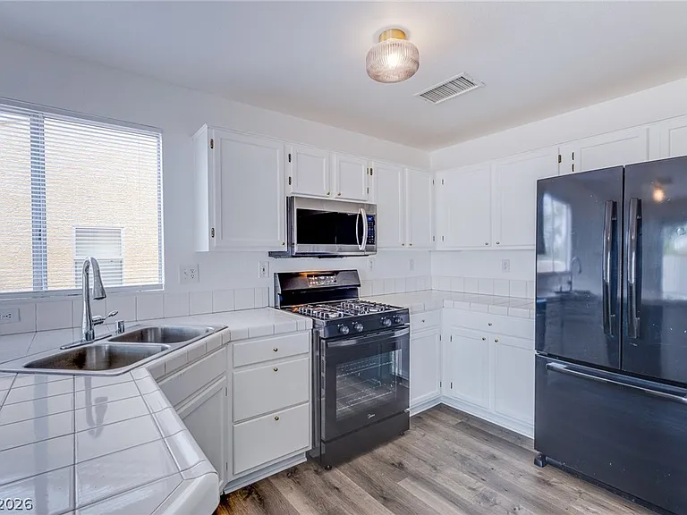 1705 Morado Hills Ln — Photo 10