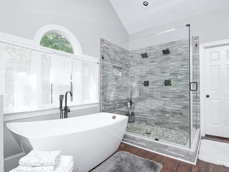 1315 Lake Point Dr — Photo 31