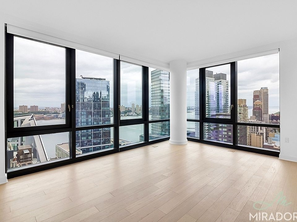 1st image of 21 W End Ave Penthouse 2