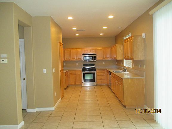 3rd image of 563 Tawny Lake Pl