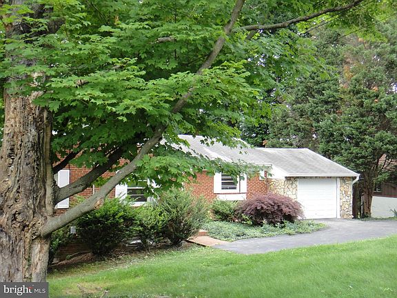 2nd image of 1512 Brookhaven Dr