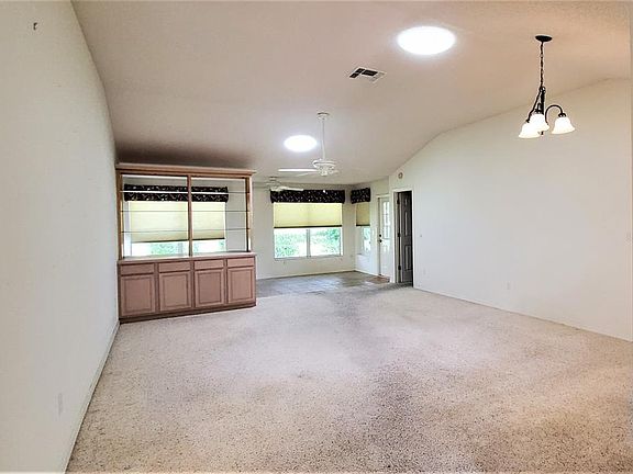 2nd image of 413 Chula Vista Ave