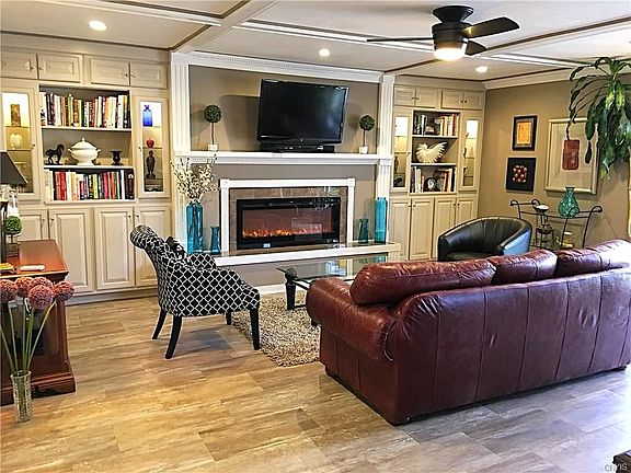 3rd image of 4855 Tanglewood Ln