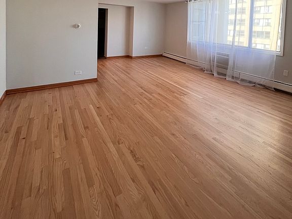 3rd image of 6325 N Sheridan Rd APT 606