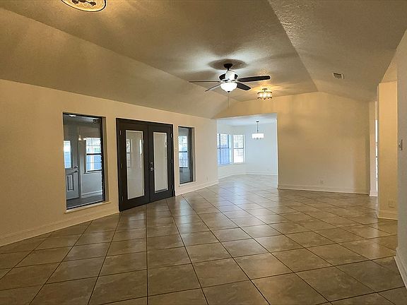 4th image of 4304 Highland Ave