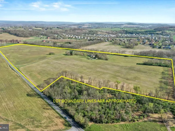 67 Evans Hill Rd, Sinking Spring, PA 19608