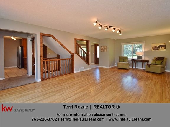 5th image of 10407 University Cir NE