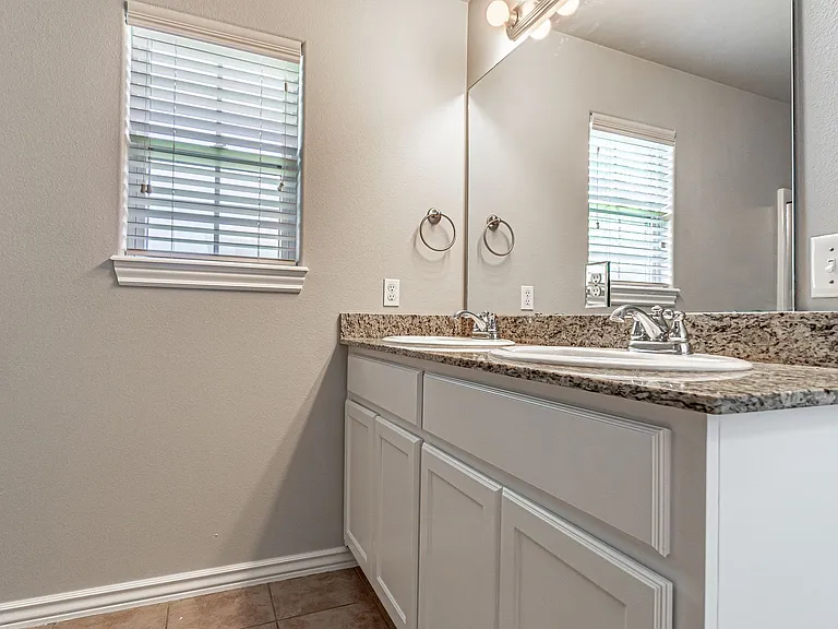 Jones - 261-263 Copper Oaks Dr — Photo 12