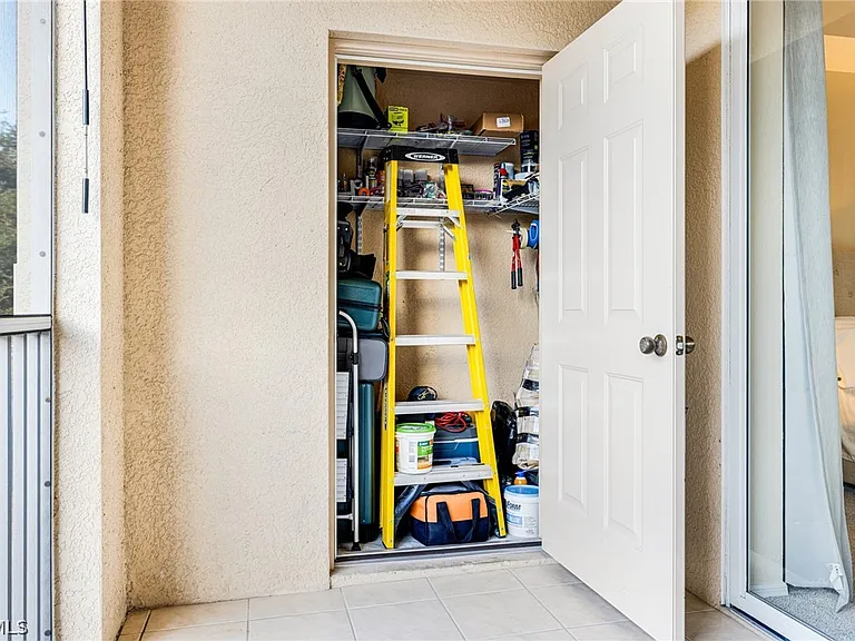 9055 Colby Dr #2213 — Photo 16