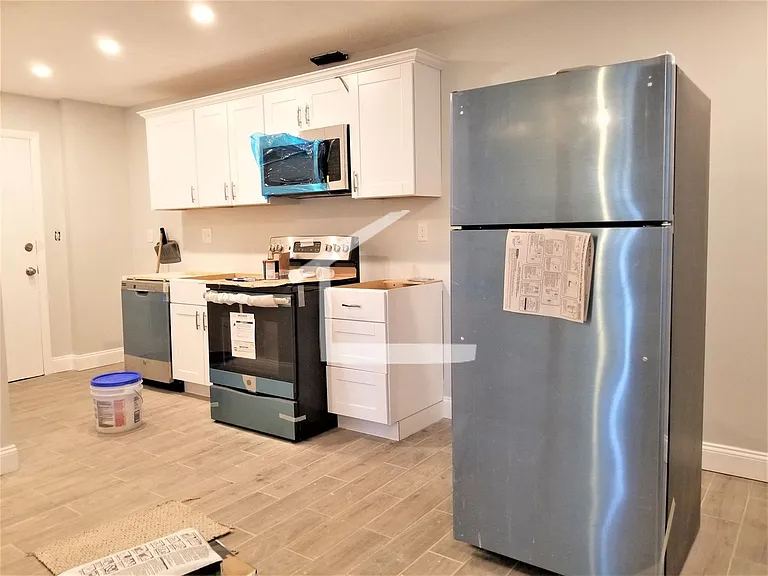 28 Brentwood St #2A — Photo 7
