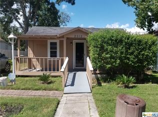 2512 Mumphord St, Victoria, TX 77901