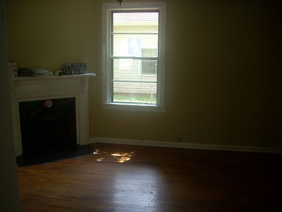 2nd image of 15 Columbia St