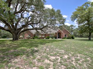 909 Paddy Rd, Floresville, TX 78114