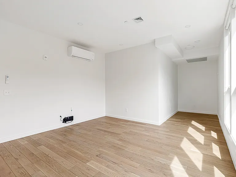 71 Richmond St #5 — Photo 7