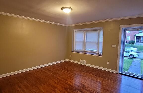 3rd image of 5928 Hillen Rd