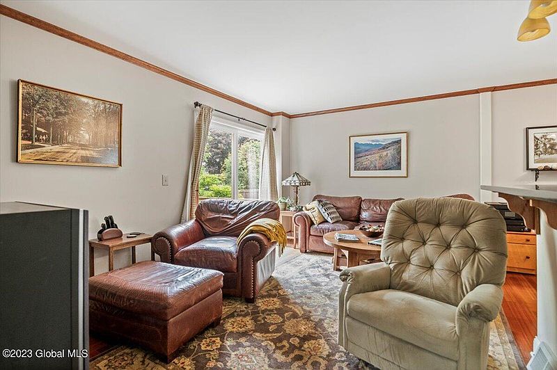 4th image of 15 Alydar Court