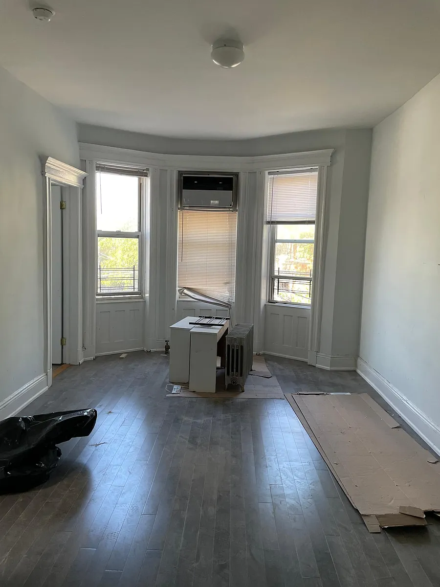 Building Photo - 151 Hemlock St #2