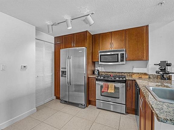 3rd image of 400 N Federal Hwy Unit 413