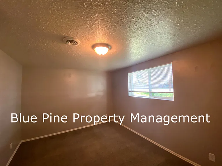 2215 Sykes Dr — Photo 10