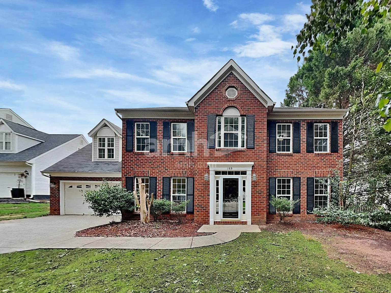 4 bed, 2.5 bath, 2280 sqft, $2,435 — Photo 1