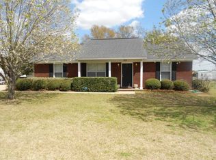109 Long Pine Dr, Leesburg, GA 31763