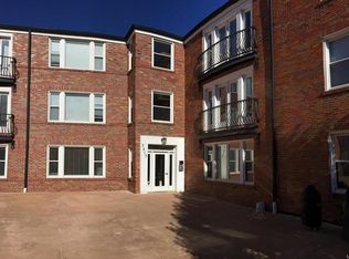7517 Oxford Dr APT 2B, Saint Louis, MO 63105